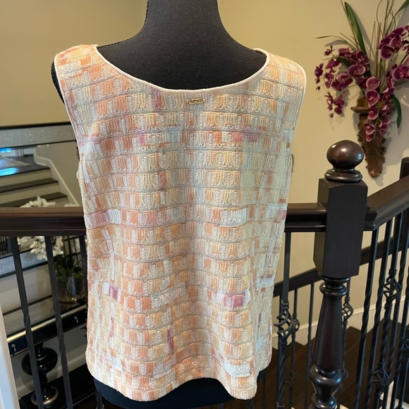 St John Sport Gold Top - Picture 2 of 5